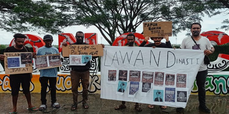 Koalisi Sipil dan AJI Gelar Aksi Bisu di Sorong, Sebut Jokowi ‘Monster’ Kapitalis