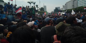 Ironi Demonstrasi Dikepung Brutalitas Aparat