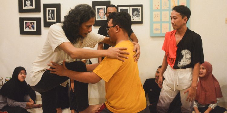 Sanggar Lidi Surabaya Gelar Pementasan Teater “Grafito”,  Kisah Cinta Beda Agama di Balai Pemuda Surabaya