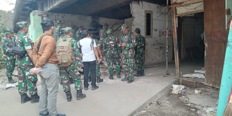 TNI Gusur Paksa Warga Tongkol Dalam