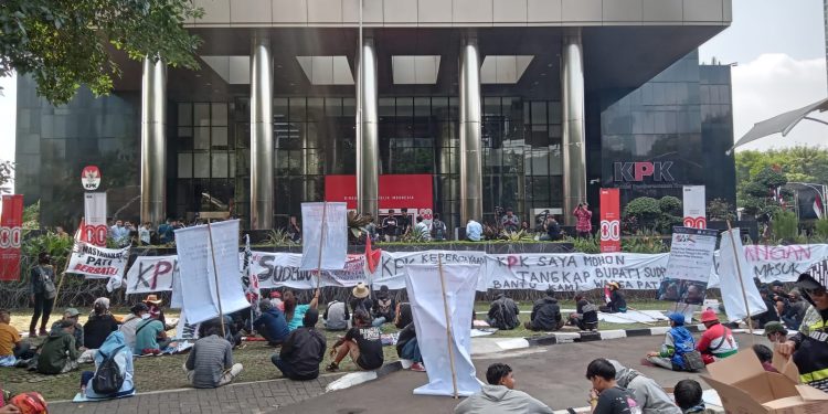 Aliansi Masyarakat Pati Bersatu Tuntut KPK Tetapkan Bupati Sudewo sebagai Tersangka