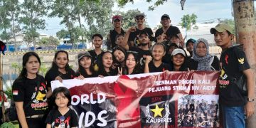 Seniman Pinggir Kali Suarakan Hari AIDS Sedunia 2025: Menghapus Stigma, Menguatkan Pemulihan
