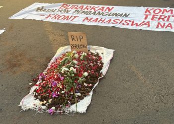 Nisan Reformasi di Aksi Kamisan ke-908 di Jakarta.