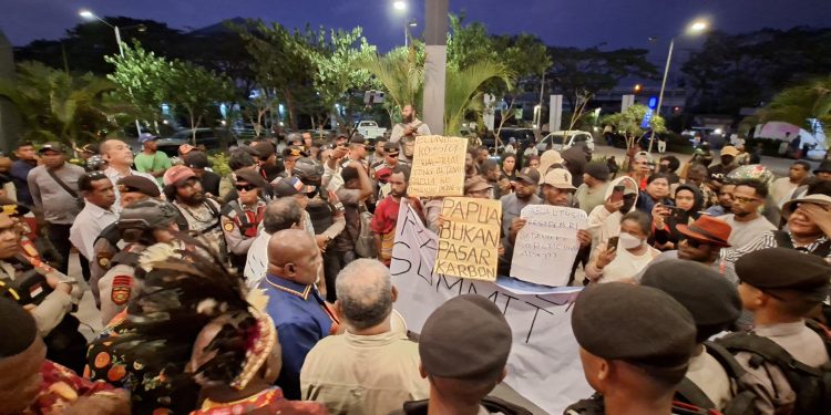 Aksi Pemuda Adat Papua Tolak Papeda Summit 2026 di Sorong: NGO Fasilitasi Aktor Perusak Hutan