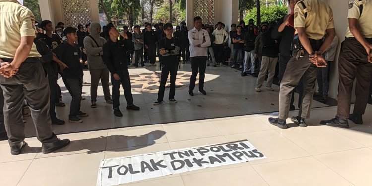 Tolak Militerisasi Kampus, Mahasiswa Baru UINAM Diancam DO
