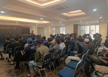 Suasana tahanan politik diberi arahan oleh polisi di sebuah ruang unit reserse polda metro jaya pada Rabu, (8/9).