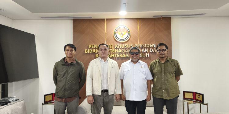 Guru Korban PHK di Sekolah Islam Tangerang Selatan Temui Penasihat Presiden